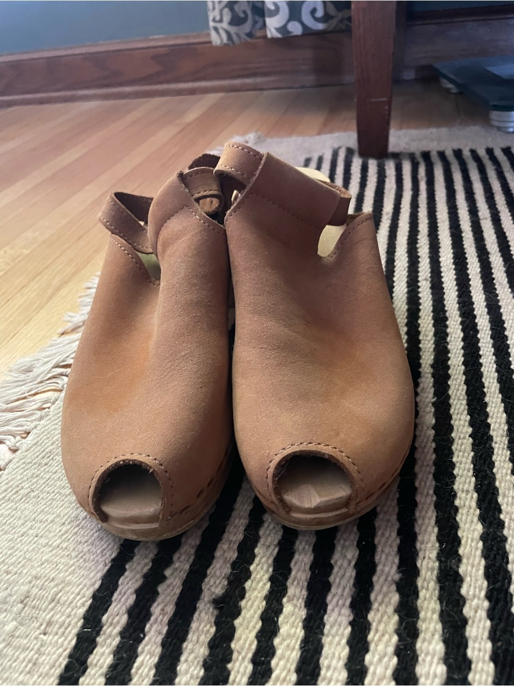 Sven Peep Toe Clogs Tan Nubuck Leather Ankle Strap Wood Heel Size 41